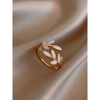 Chic Minimalist Leaf Shaped Ring Chic Minimalist Leaf Shaped Ring